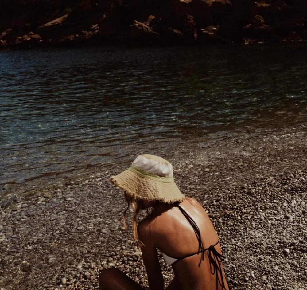 Zara Frayed Edge Contrasting Bucket Hat